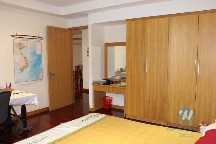Big and luxury apartment for rent in Tay Ho area, Ha noi